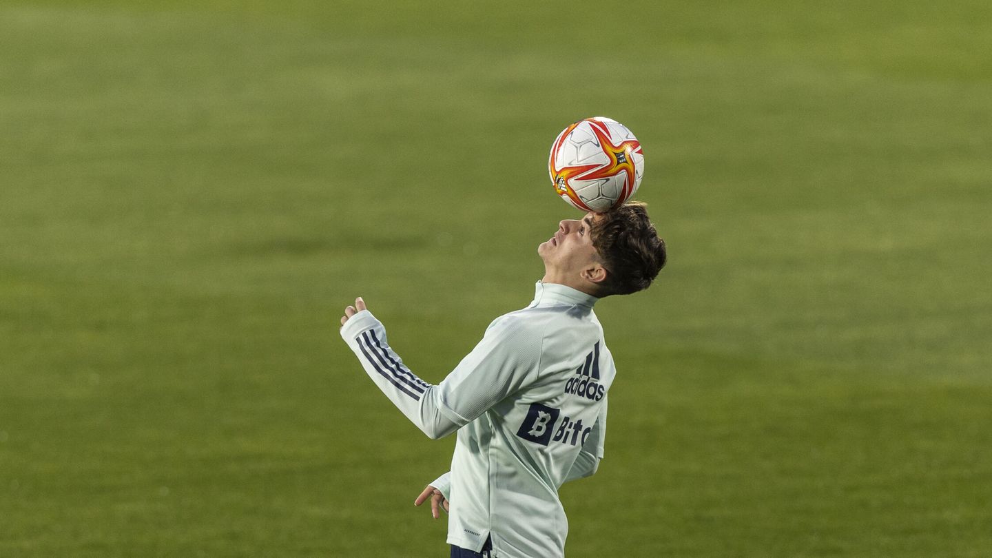 Gavi, en un entrenamiento con la Selección Española. (EFE/Juanjo Martín)