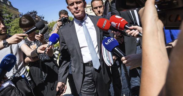 Foto: Manuel Valls, a su llegada a la Asamblea Nacional en París, el 19 de junio de 2017. (EFE)