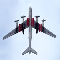 Foto: El Tupolev Tu-95 cargado con ocho misiles crucero. (Dmitry Suhov)