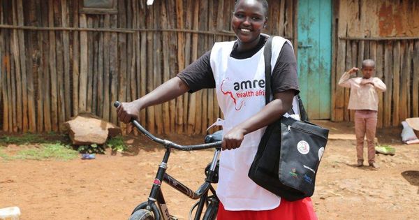 Foto: Una trabajadora de Amref Health Africa en Kenia