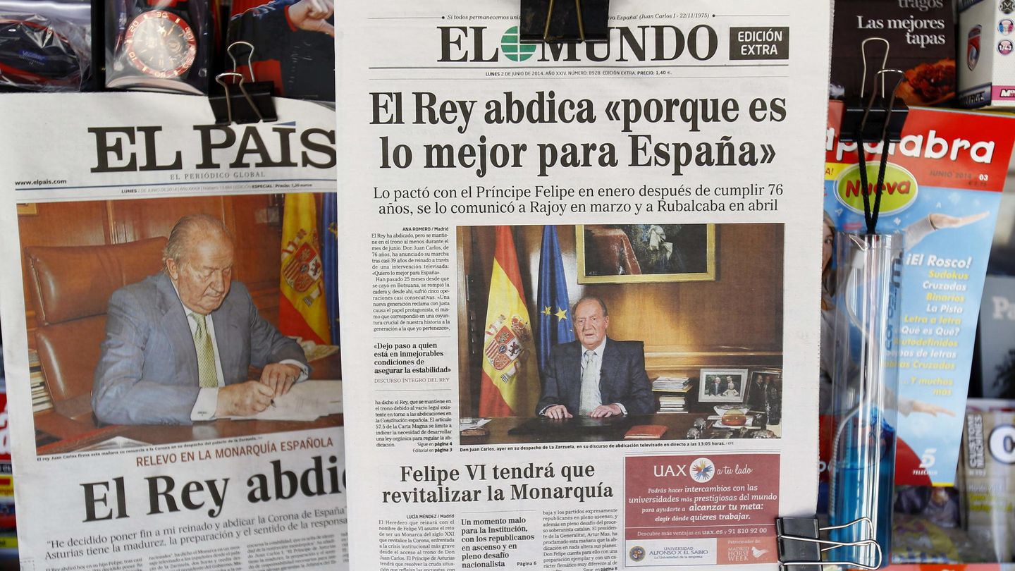 La portada de 'El Mundo' del día de la abdicación de Juan Carlos I. (EFE)
