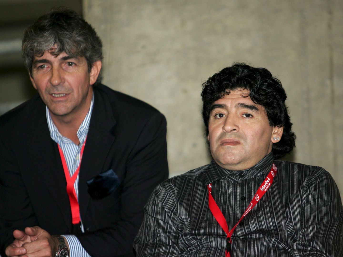 Paolo Rossi, en una imagen junto a Diego Armando Maradona, también fallecido recientemente. (EFE)