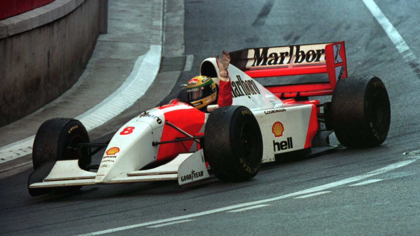 Ayrton Senna celebra su victoria en el GP de Mónaco de 1993 (Reuters)