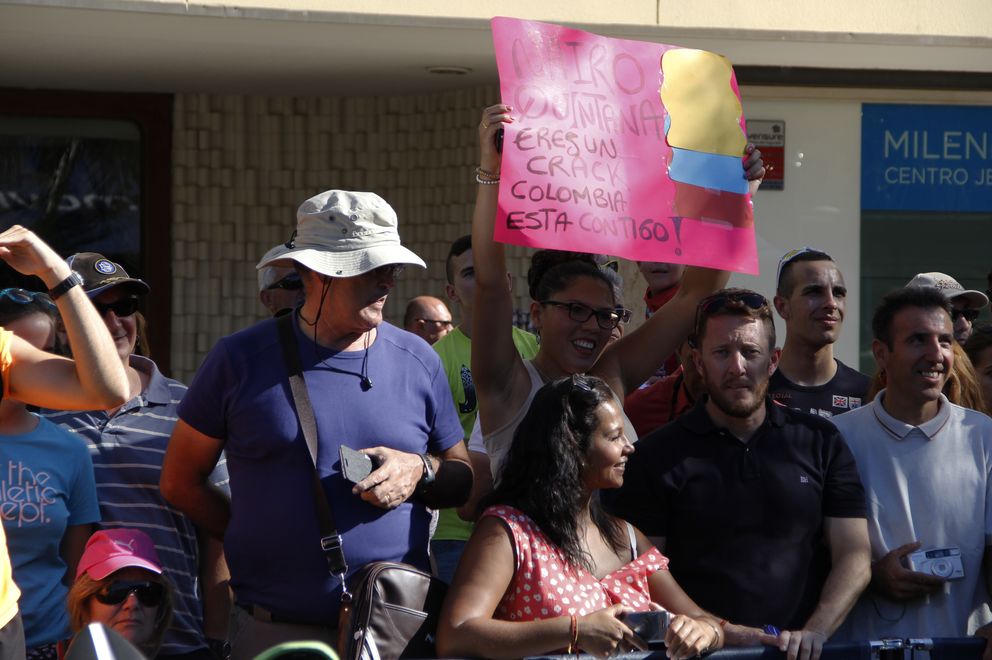 Aficionados mostrando su apoyo a Nairo Quintana (Foto: Ramón Conejero).