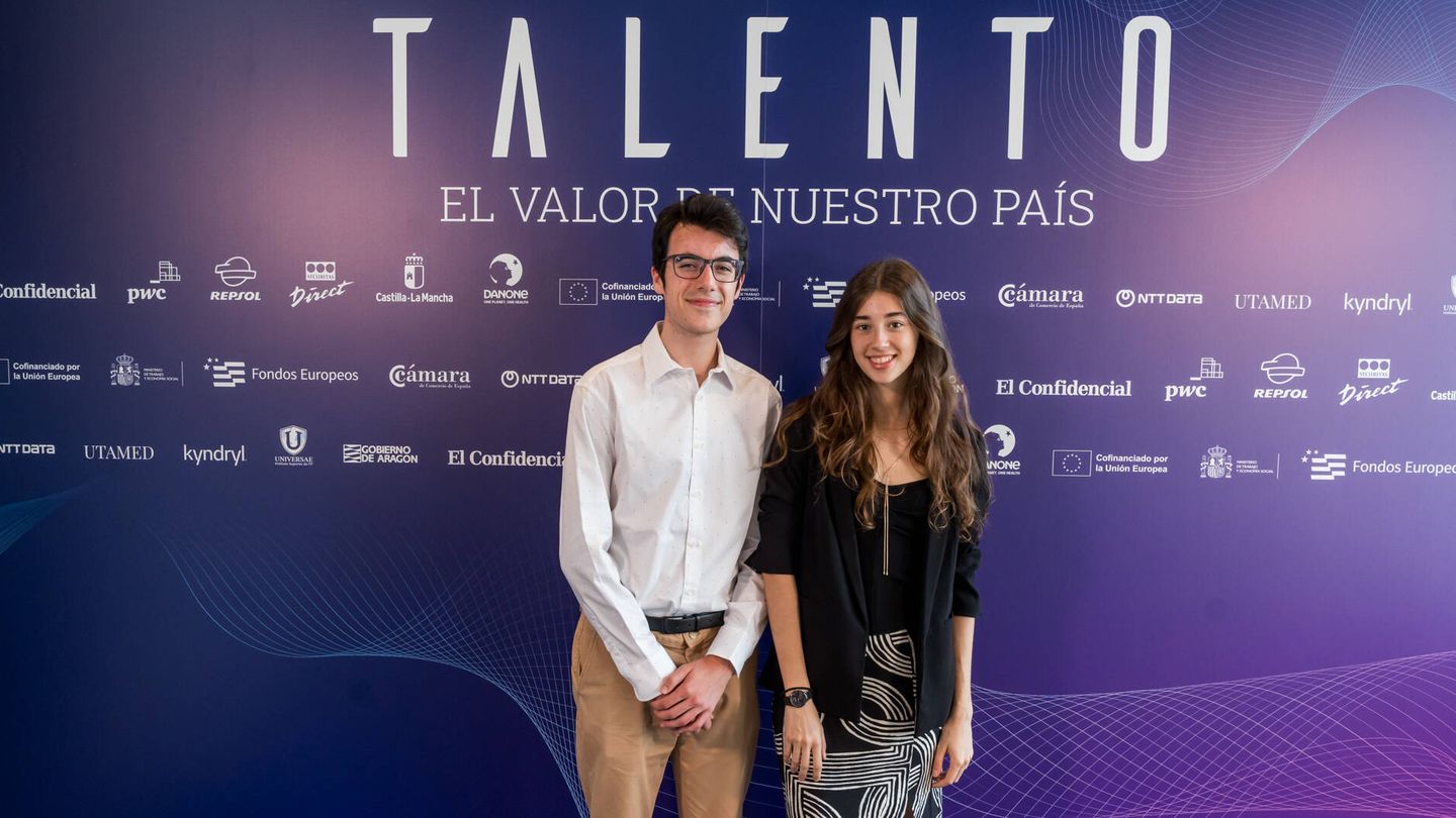 Pedro Pascual y Natalia Loizaga, estudiantes de periodismo.