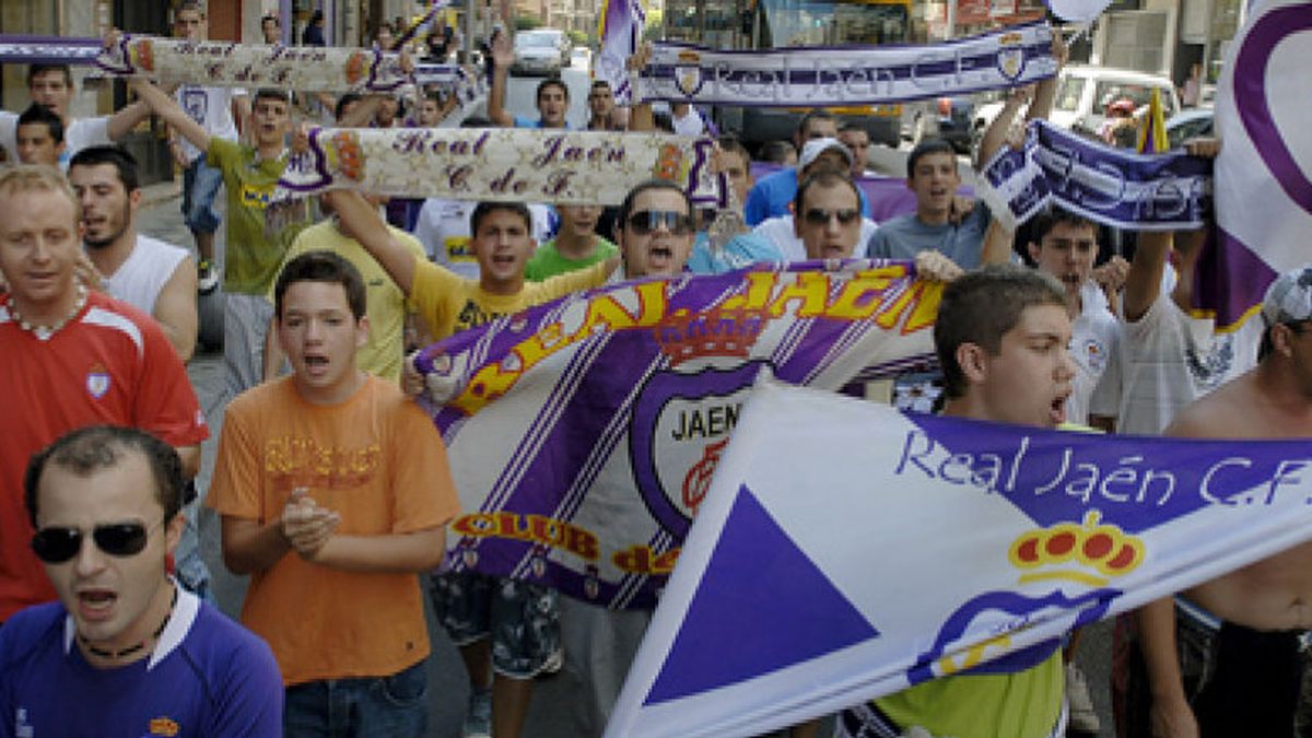 La crisis económica lleva a algunos clubes españoles al borde de la desaparición