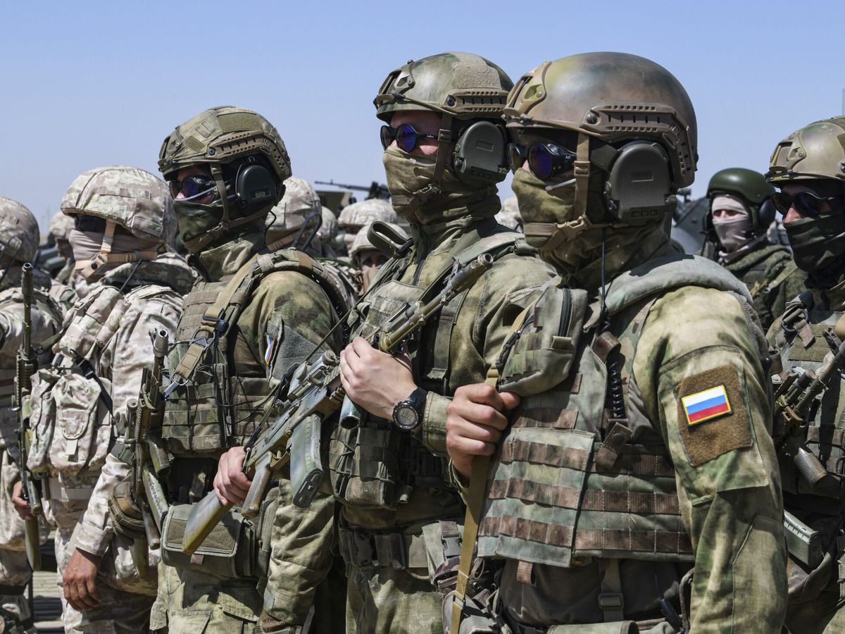 Foto: Soldados rusos durante un ejercicio militar en Uzbekistán (EFE)