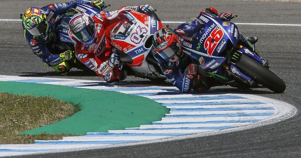 Foto: Las Yamaha fueron las grandes perjudicadas por los neumáticos en Jerez. (EFE)