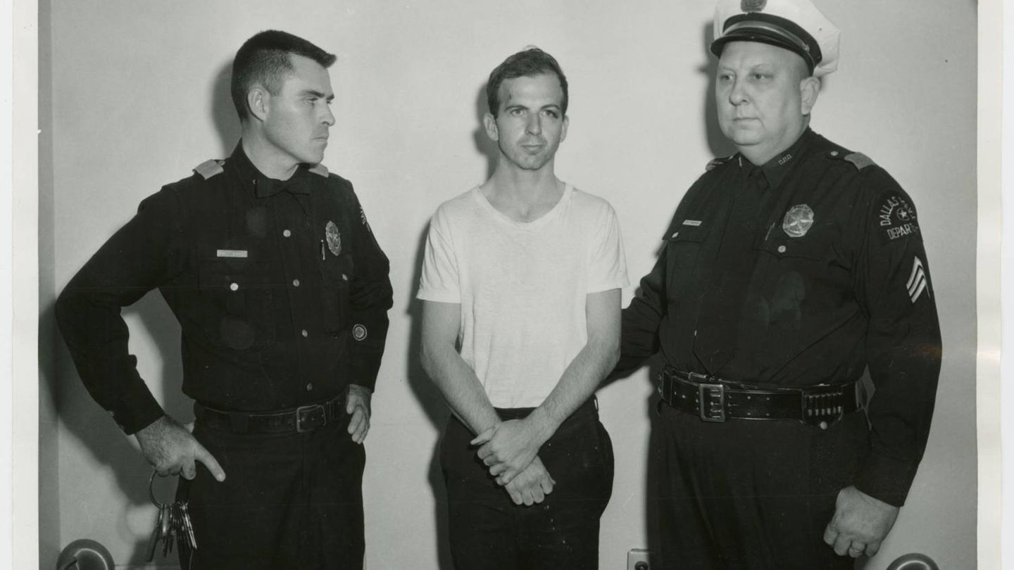 Lee Harvey Oswald, en el momento de su detención. (Reuters)