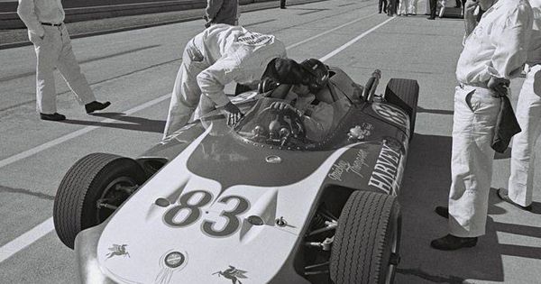 Foto: Graham Hill, único piloto de la historia que ostenta la Triple Corona del Automovilismo (Wikipedia)