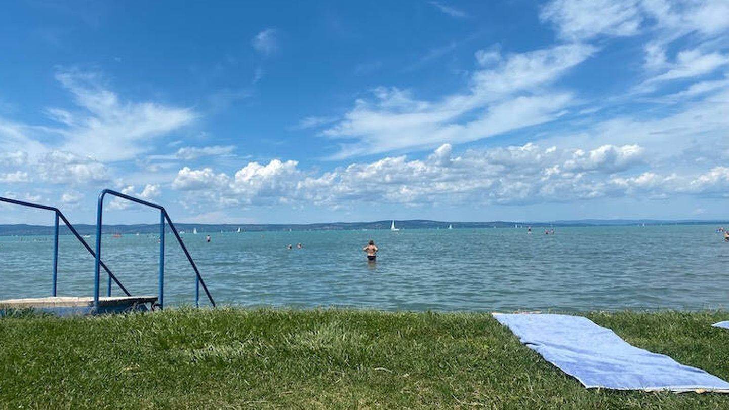 Las playas libres escasean ahora en el lago Balaton. (Viktória Serdült)