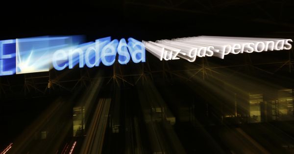 Foto: Foto de archivo con el logo y slogan de Endesa. (Reuters)