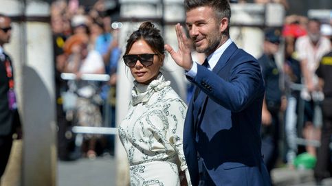 Los mejores looks de Victoria Beckham como invitada de boda disruptiva