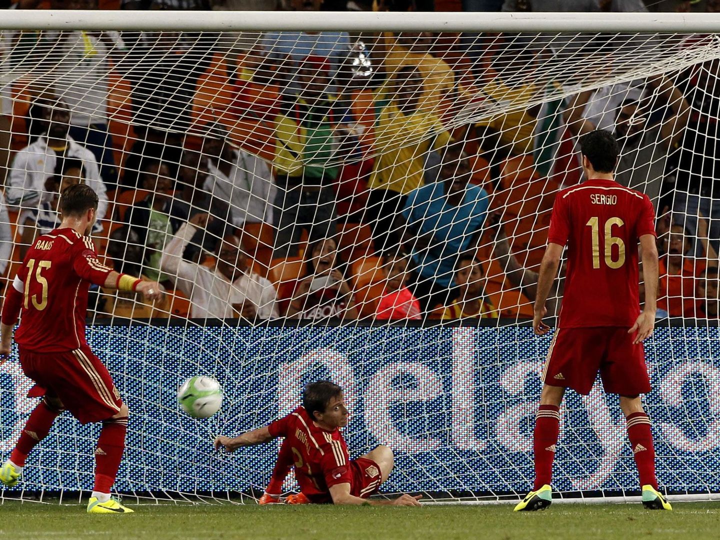 España no pudo evistar el gol de Parker (Reuters). 