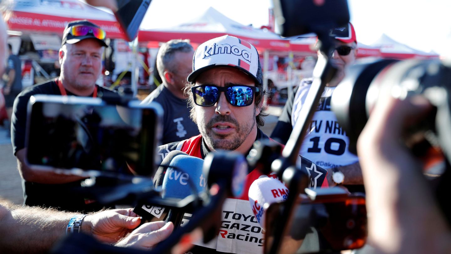 Fernando Alonso al finalizar el Dakar. (EFE)