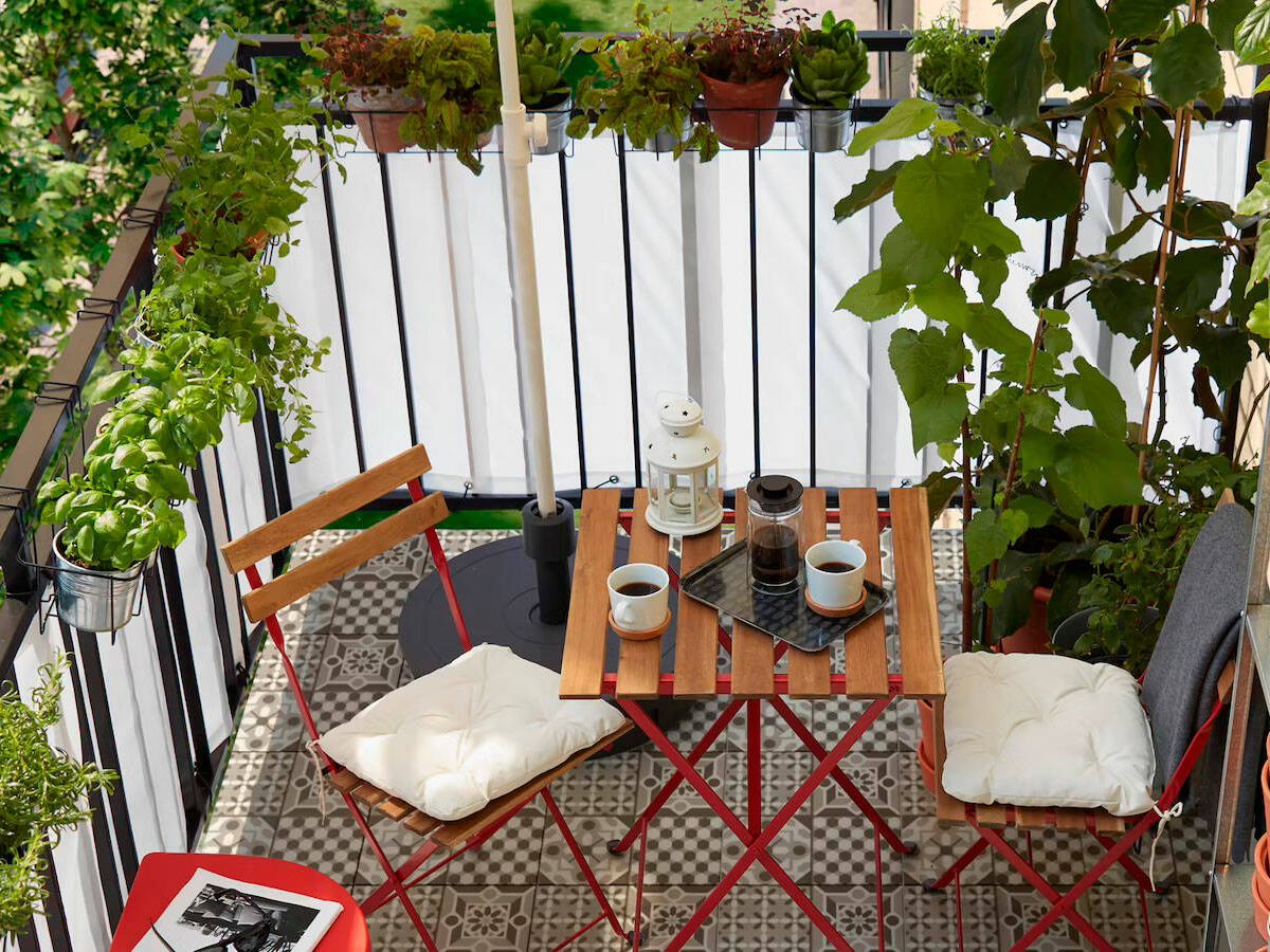 Foto: Las mejores plantas artificiales de Ikea para convertir tu balcón en un oasis