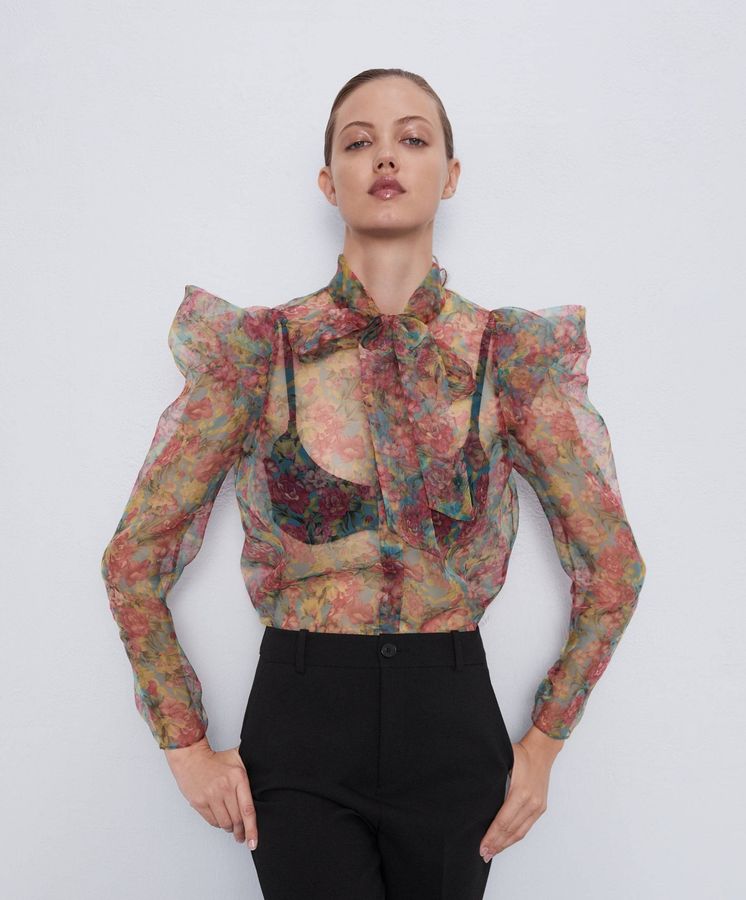 Foto: Esta es la blusa de organza de Zara que desearás tener en tu armario este verano. (Cortesía)