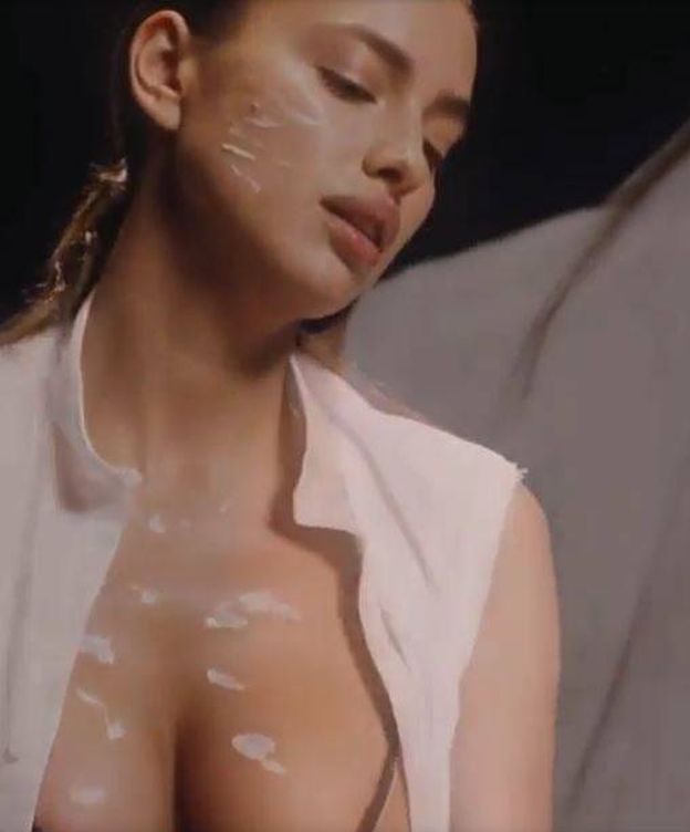 Foto: Irina Shayk en un momento del vídeo de la revista 'Love'