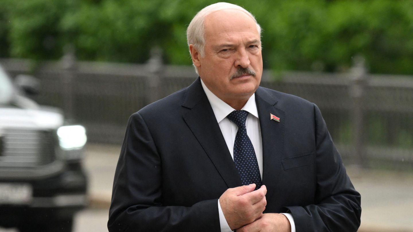 Belarusian President Alexander Lukashenko arrives for a meeting of the Supreme Eurasian Economic Council in Moscow, Russia May 25, 2023. Sputnik Ilya Pitalev Kremlin via REUTERS ATTENTION EDITORS - THIS IMAGE WAS PROVIDED BY A THIRD PARTY.