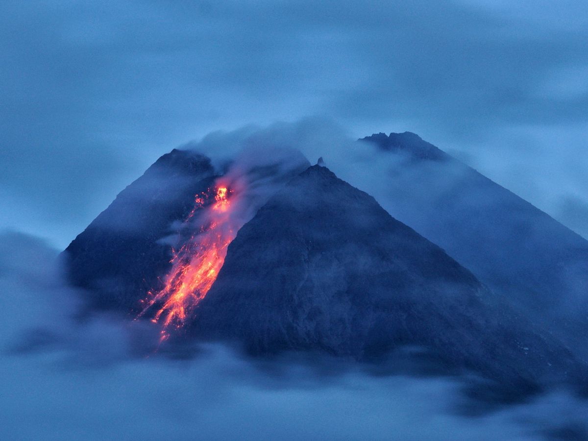 Foto: El volcán Merapi, en plena erupción en Indonesia (Reuters/Antara Foto Andreas Fitri Atmoko)