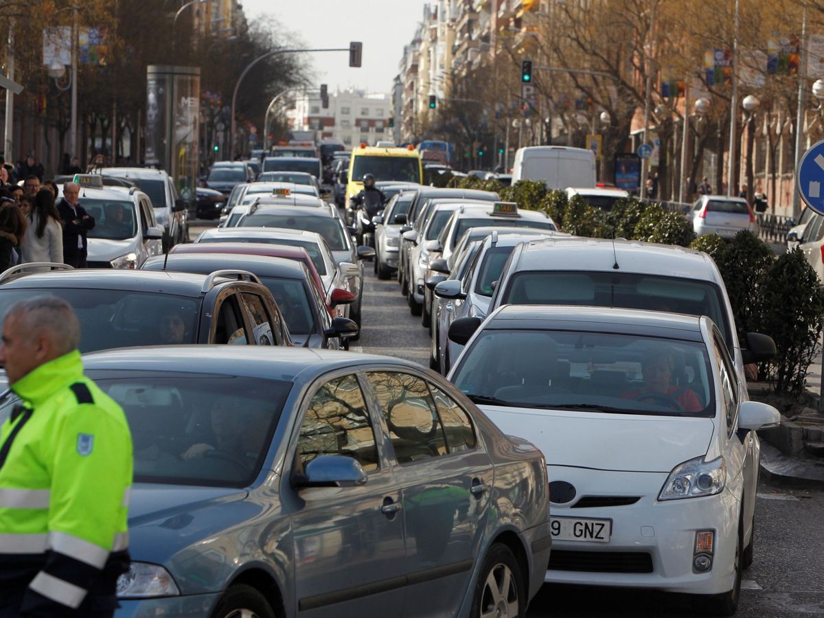 Tráfico congestionado en el centro de Madrid