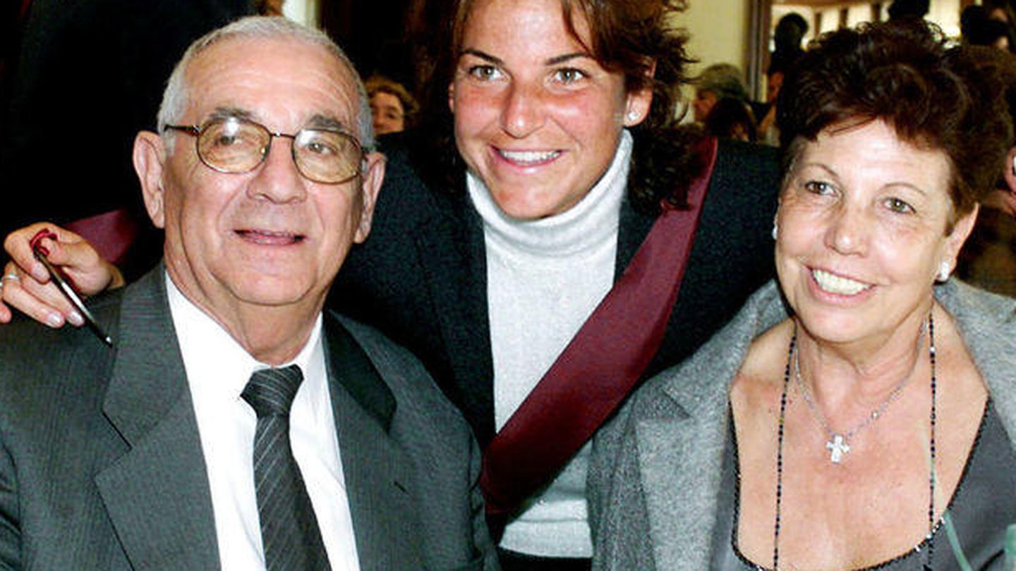 Arantxa Sánchez Vicario con sus padres.