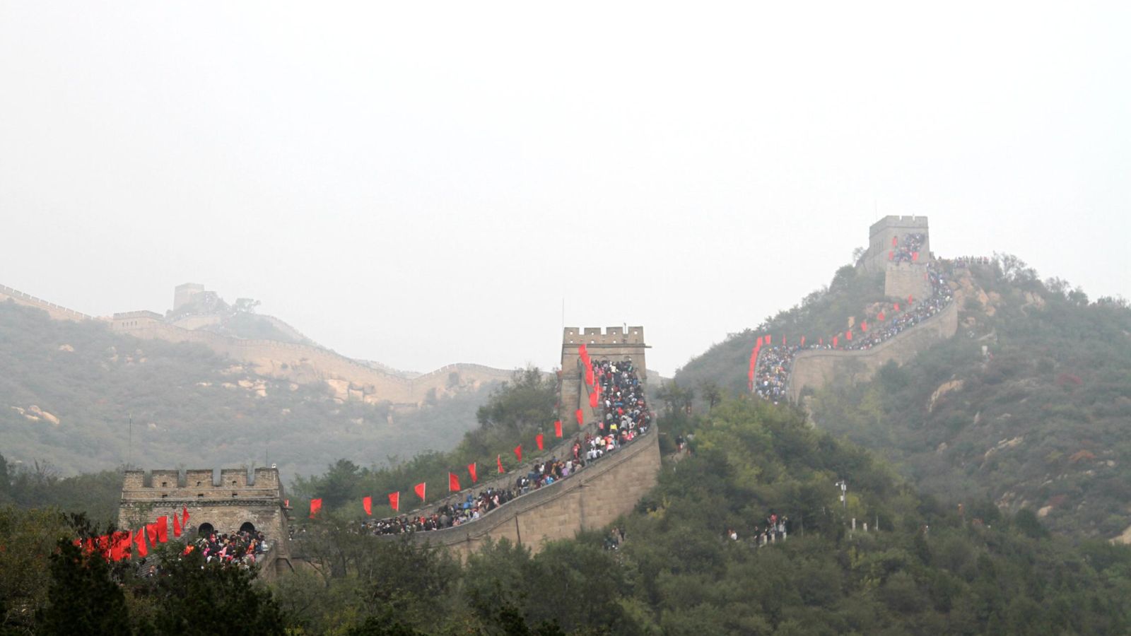 Foto: Masiva afluencia de chinos para pasear por la Gran Muralla (Reuters)