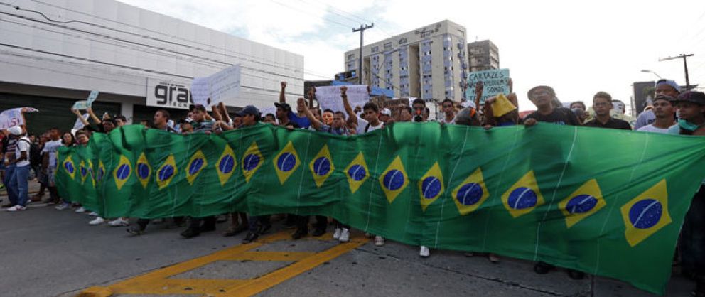 Foto: Los ‘indignados’ de Brasil quieren terminar a golpes con la clase política