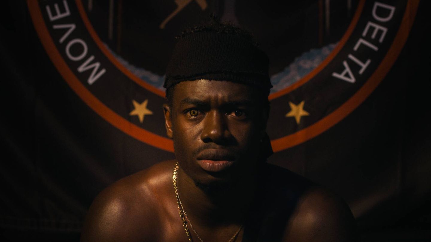 Morr N'Diaye como Jamo en un fotograma de la película.