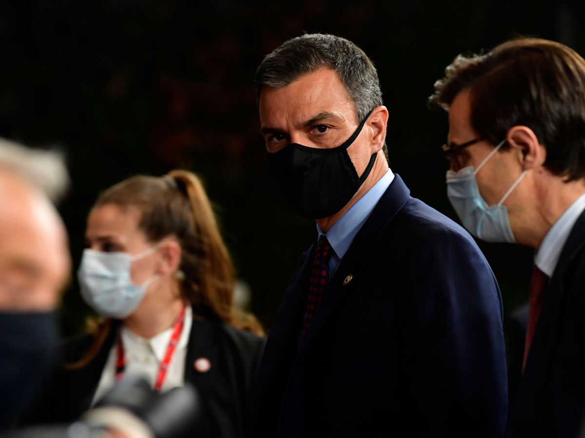 Foto: Pedro Sánchez, tras una de las reuniones que se han celebrado durante la cumbre. (Reuters)
