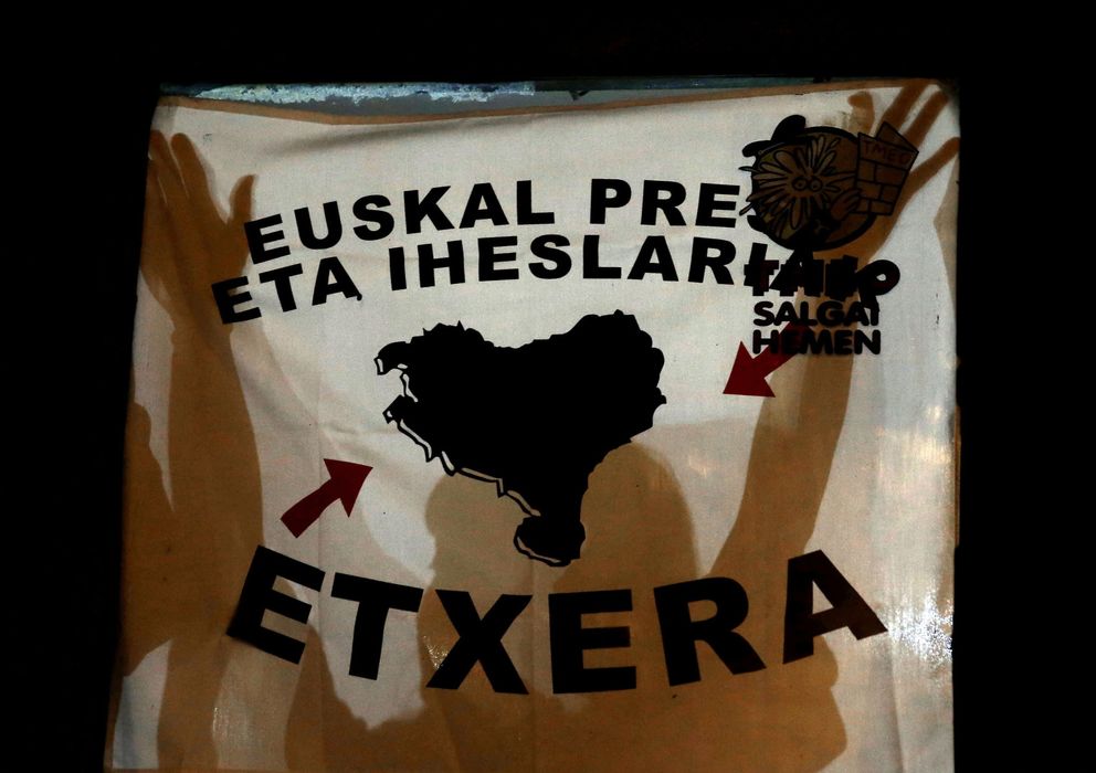 Foto: Bandera a favor de los presos de ETA. (EFE)
