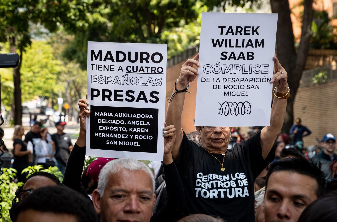 Manifestación en Caracas por la libertad de Rocío San Miguel y otros presos políticos. (EFE/Rayner Pena R)