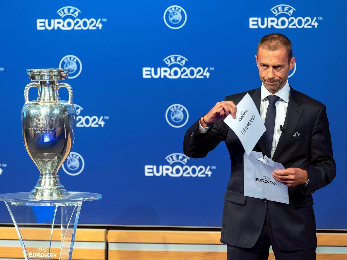 Foto: El presidente de la UEFA, Aleksander Ceferin, anuncia que Alemania será el organizador de la Eurocopa 2024. (EFE/Martial Trezzini).