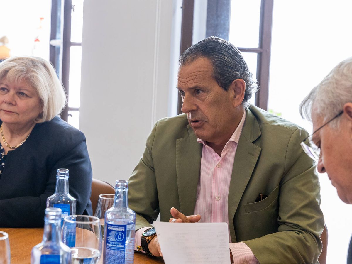 Foto: Maite Palomino, Rafael Merino y José María Silva, durante el encuentro. 