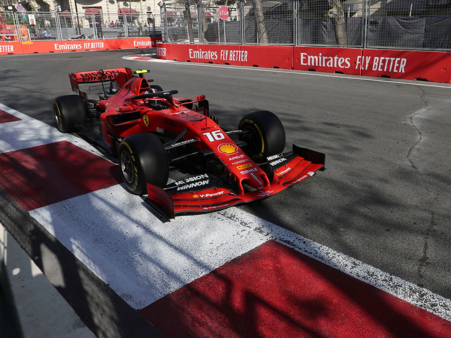 Leclerc no pudo sacar un gran resultado en Bakú. (Reuters)