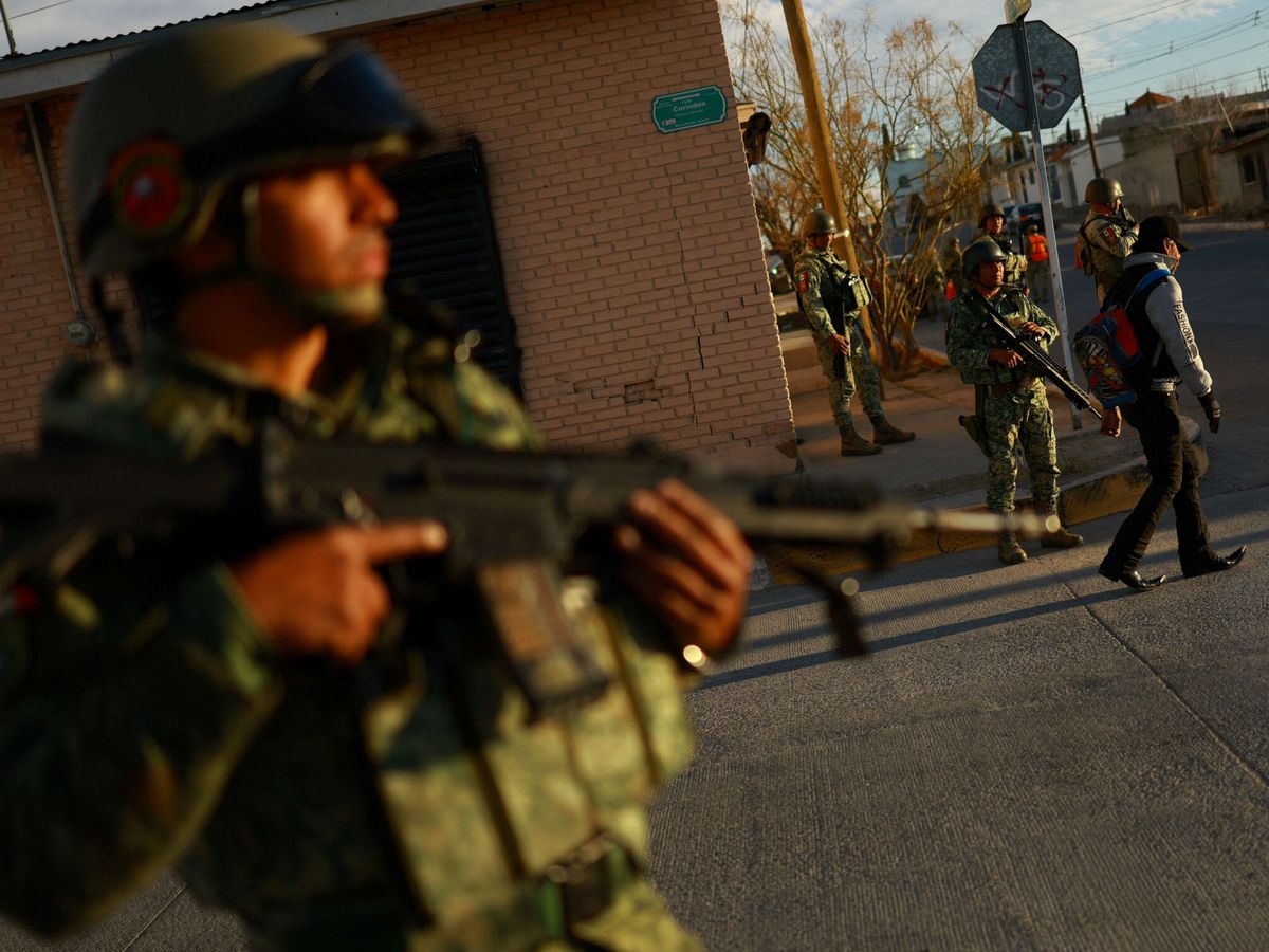 Foto: Un soldado en las calles de Ciudad Juárez durante la campaña presidencial. (Reuters/Jose Luis Gonzalez)