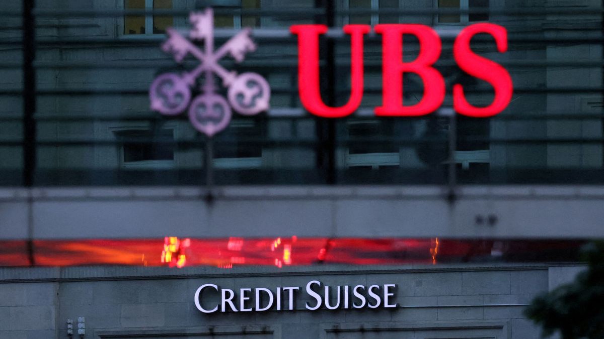 UBS deja atrás pérdidas y gana 1.629 M tras menores gastos por su fusión con Credit Suisse 