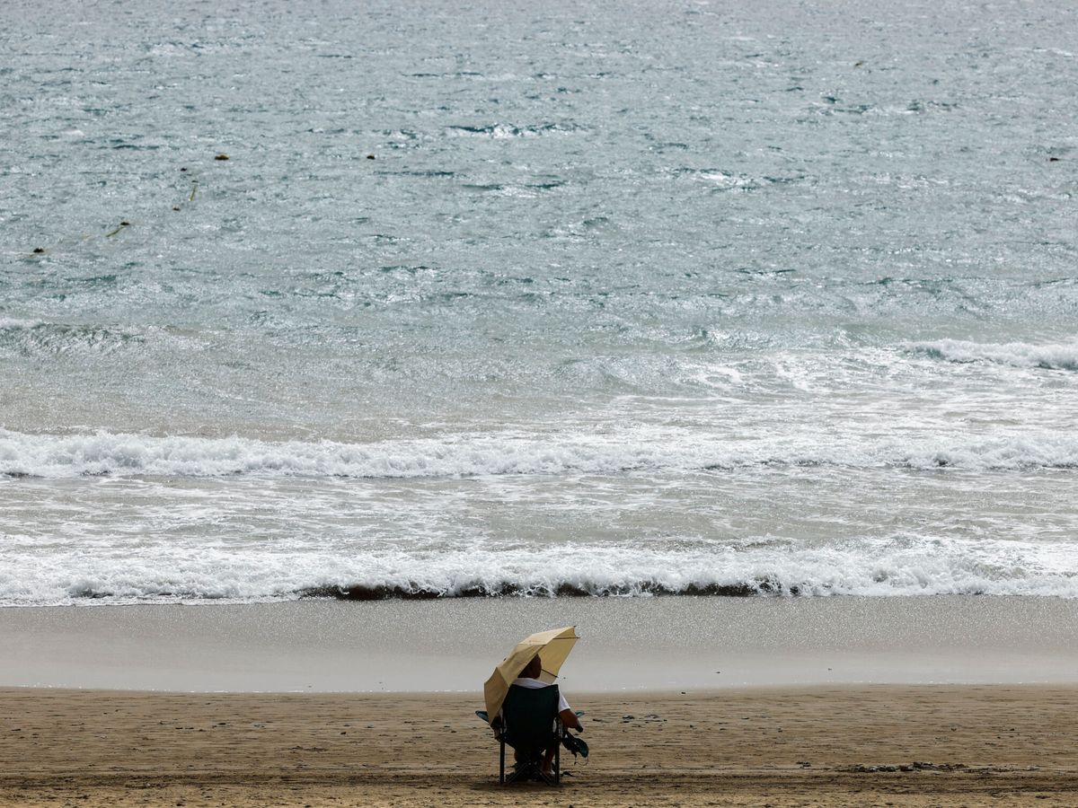 Foto: En la playa del Inglés, en Gran Canaria, ondeará la bandera azul este verano. (Reuters/Borja Suárez)