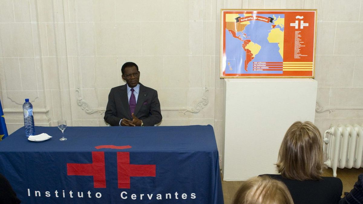 Obiang agradece al Rey su influencia para participar en un acto en el Cervantes