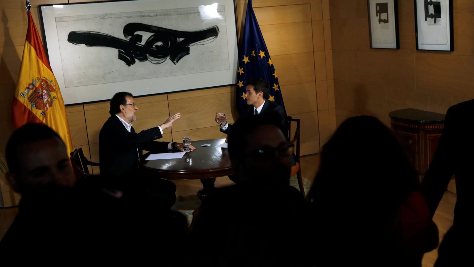 Foto: El presidente del Gobierno en funciones, Mariano Rajoy, durante su reunión con el líder de Ciudadanos, Albert Rivera. (Reuters) 