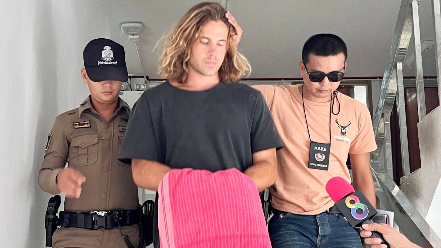 Daniel Sancho tras su detención por parte de la policía de Koh Phangan. (EFE)