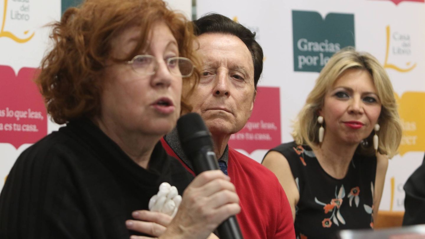 Rosa Villacastín, Ortega Cano y Marina Bernal, la autora. (Cordon Press)
