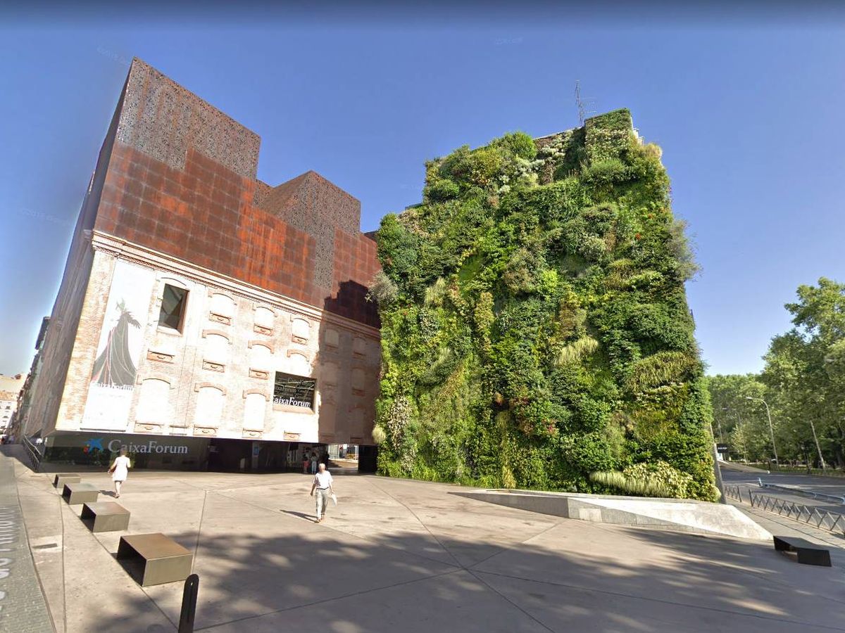 Foto: Fachada del Caixaforum y el jardín vertical (Google)