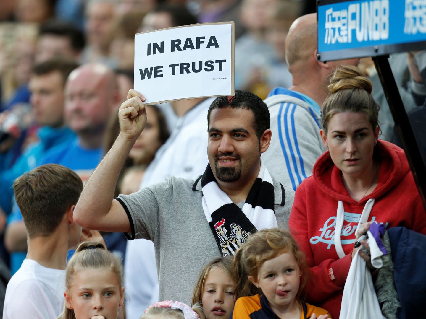 Rafa Benítez está a tres victorias de las 150 en la Premier League. (Reuters)