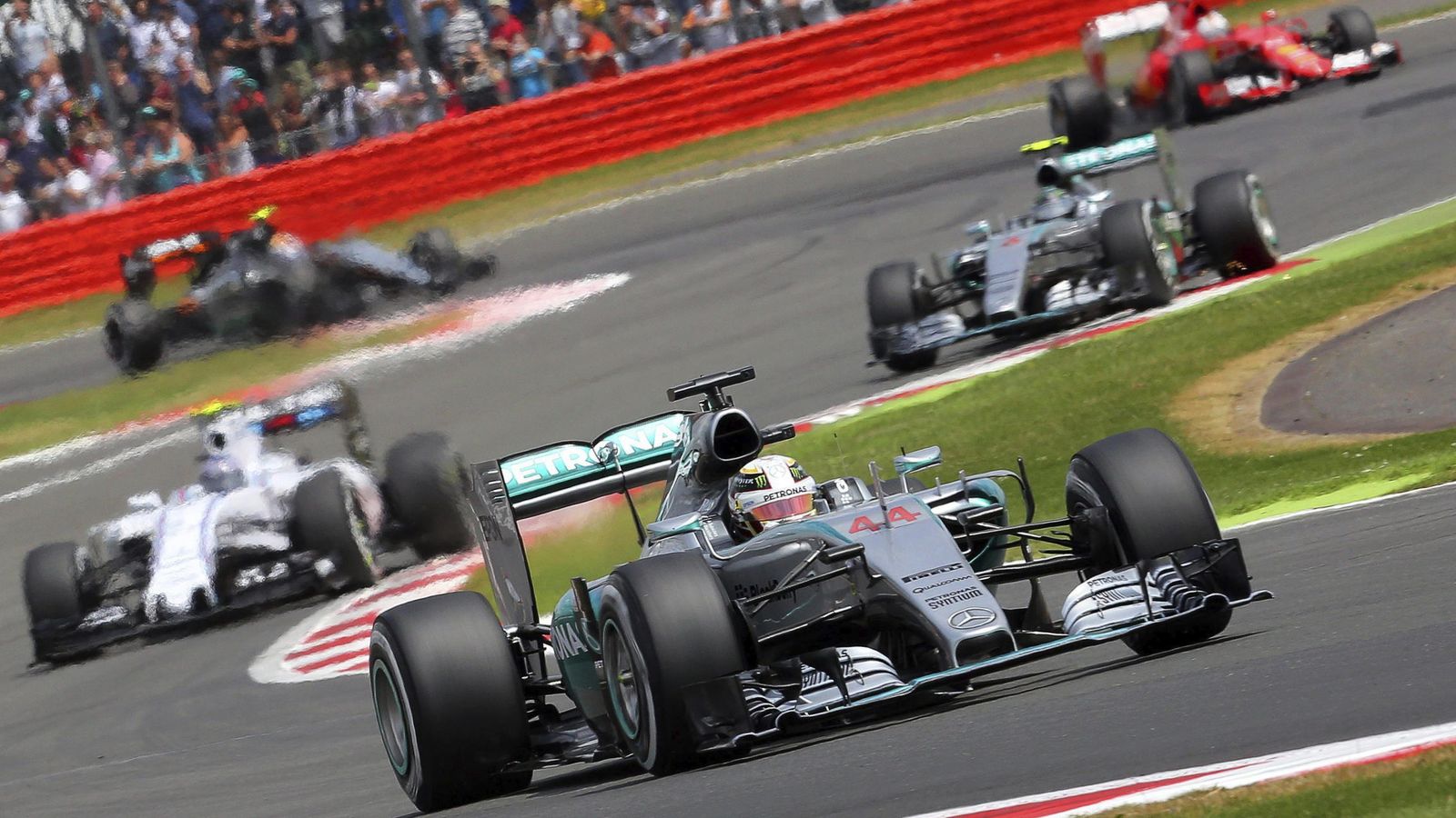 Foto: Lewis Hamilton durante el Gran Premio de Gran Bretaña (Efe).