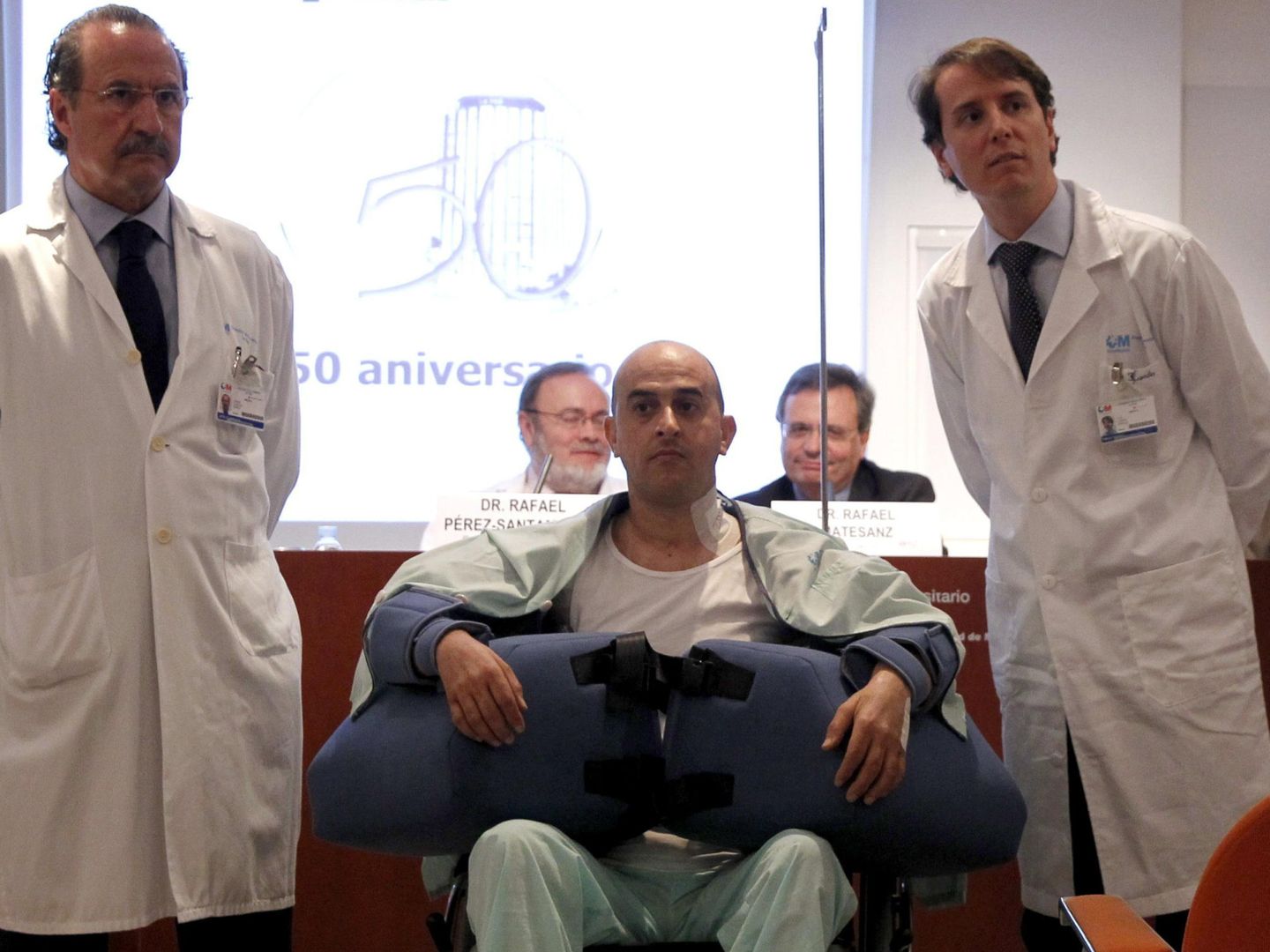Cirujanos españoles realizan con éxito el segundo trasplante de brazos