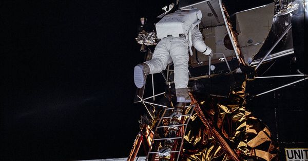 Foto: Buzz Aldrin, en el momento de convertirse en el segundo humano en pisar la Luna.