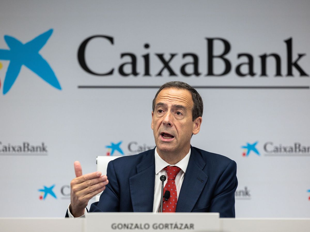 Foto: El consejero delegado de CaixaBank, Gonzalo Cortázar. (EFE/Biel Aliño)