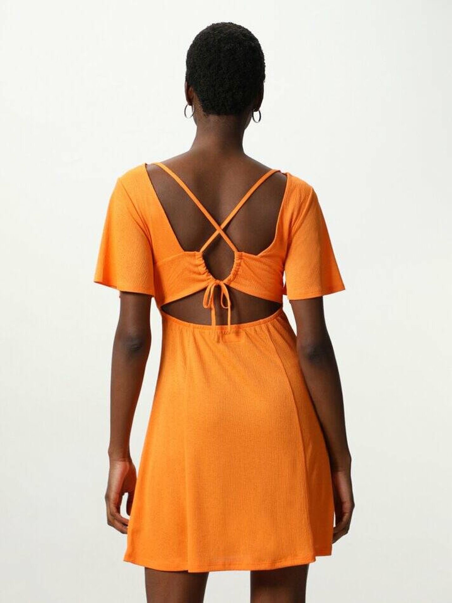 10 vestidos y faldas mini de la nueva colección de Zara, Lefties o