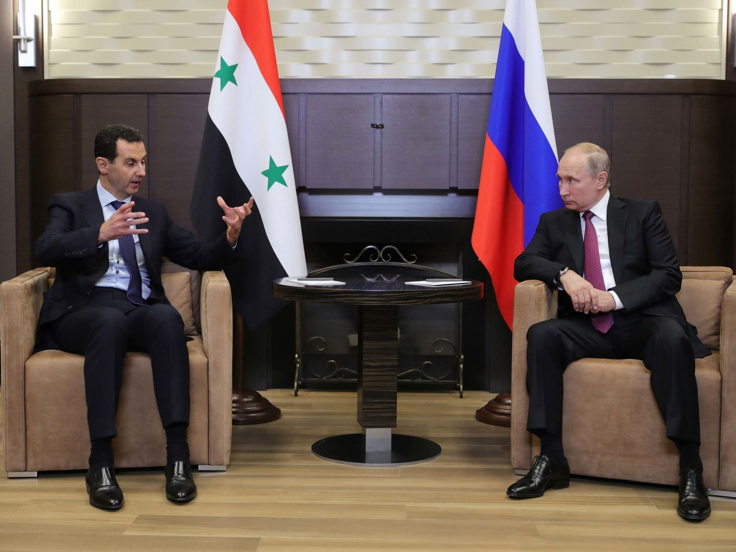 El presidente sirio Bashar Al Assad con Putin en Sochi, el 17 de mayo de 2018. (Reuters)